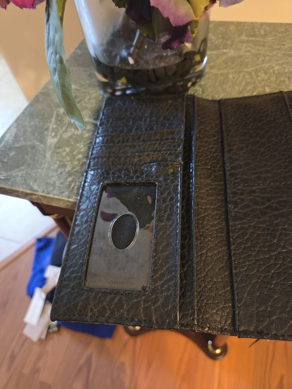 Guess Black Leather Women's Clutch Wallet with Silver Hardware Good